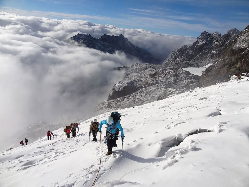 hiking-mount-rwenzori-in-uganda